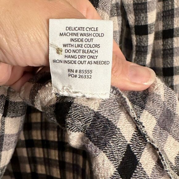 Pistola Check Popover Top Blouse Size Medium Black Cream Gray NWOT XL - Picture 6 of 9